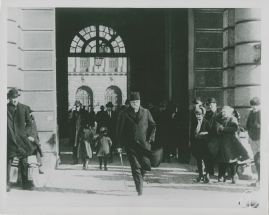 Med folket för fosterlandet : En film om Konung Gustaf och hans folk 1907-1938 av Erik Lindorm - image 31