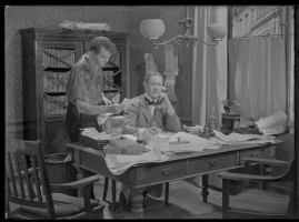 Med folket för fosterlandet : En film om Konung Gustaf och hans folk 1907-1938 av Erik Lindorm - image 98