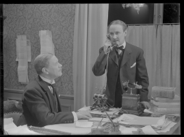 Med folket för fosterlandet : En film om Konung Gustaf och hans folk 1907-1938 av Erik Lindorm - image 105