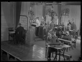 Med folket för fosterlandet : En film om Konung Gustaf och hans folk 1907-1938 av Erik Lindorm - image 128
