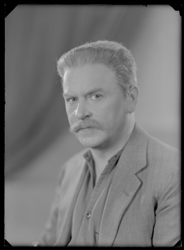 Med folket för fosterlandet : En film om Konung Gustaf och hans folk 1907-1938 av Erik Lindorm - image 218