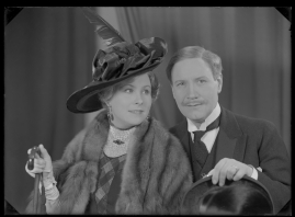 Med folket för fosterlandet : En film om Konung Gustaf och hans folk 1907-1938 av Erik Lindorm - image 234