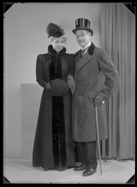 Med folket för fosterlandet : En film om Konung Gustaf och hans folk 1907-1938 av Erik Lindorm - image 240