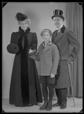 Med folket för fosterlandet : En film om Konung Gustaf och hans folk 1907-1938 av Erik Lindorm - image 241