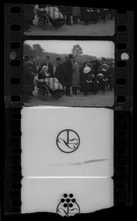 Med folket för fosterlandet : En film om Konung Gustaf och hans folk 1907-1938 av Erik Lindorm - image 252
