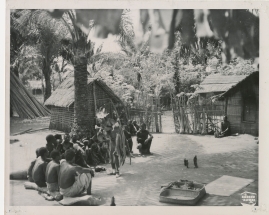 Under Södra korset : En film från Franska Ekvatorialafrikas urskogar, byggd på autentiska händelser, som utspelats kring sekelskiftet. - image 11